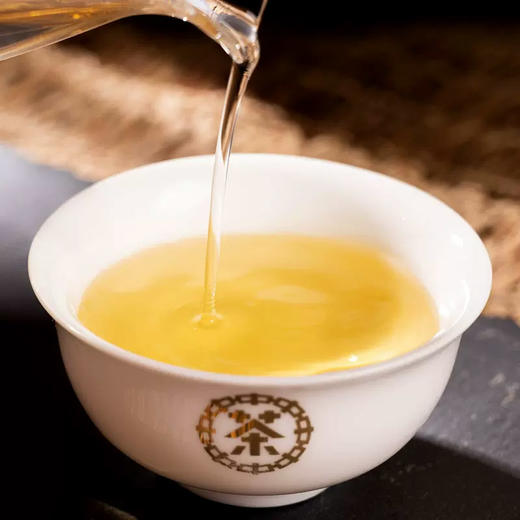 中粮-中茶2022年中茶茗山系列班章印象普洱生茶圆茶饼-云南七子饼茶)357g/饼/干仓直发 商品图2