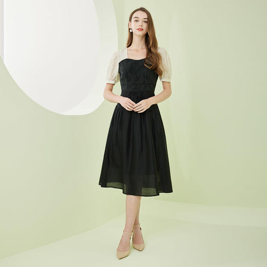 NF8A7斯尔丽瑟俪2023夏季新款法式赫本风高级感短袖双色拼接连衣裙 商品图3