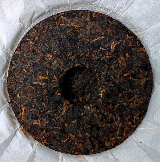 11月12日中午12点【仅剩蕞后不足7饼】支持产地溯源；勐海建厂首发纪念饼【中茶云南七子饼】高端奢品中茶首款古拼熟茶；2017年头春原料发酵；6年老熟茶；老古私藏只有一件；357g/饼； 商品图4