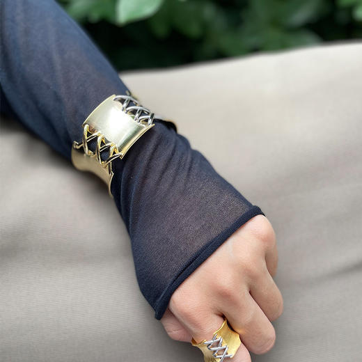 【陈婧菲、邬君梅、陈卓璇同款】Victoria维多利亚系列｜绑带金手镯 商品图9