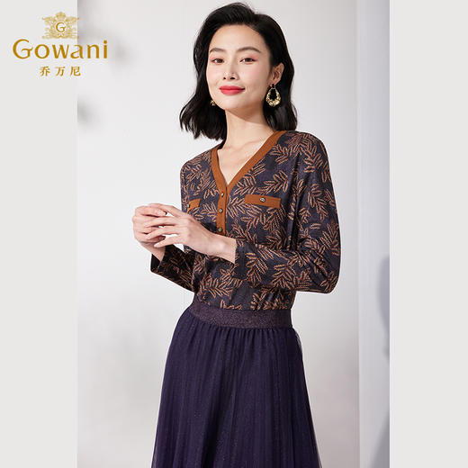 乔万尼新款薄款针织衫v领长袖上衣ET1C511 商品图1