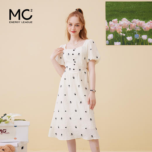 女装方领收腰绣花连衣裙-5896Q3222003 商品图1