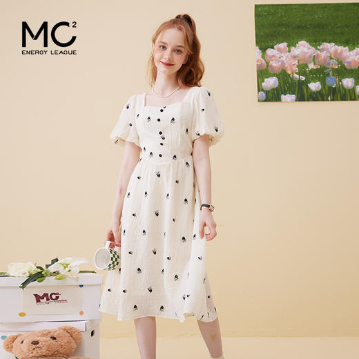 女装方领收腰绣花连衣裙-5896Q3222003 商品图3