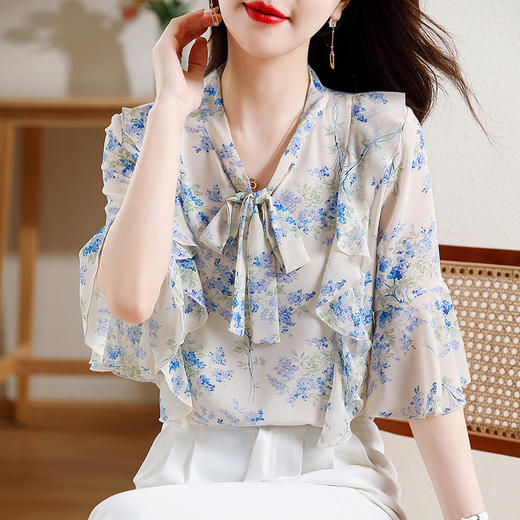KQL E216N3792碎花雪纺衫时尚气质喇叭袖小衫 商品图1