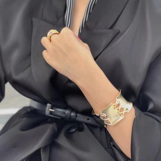 【陈婧菲、邬君梅、陈卓璇同款】Victoria维多利亚系列｜绑带金手镯 商品图10