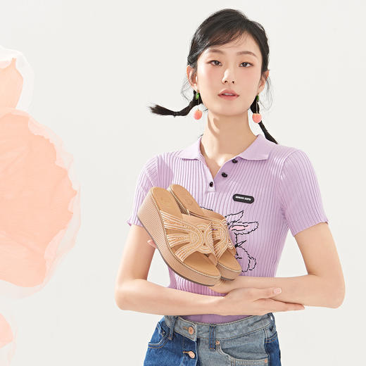 Safiya/索菲娅2023夏季新品闲适假日钻带厚底休闲坡跟凉拖鞋 SF32110039 商品图0