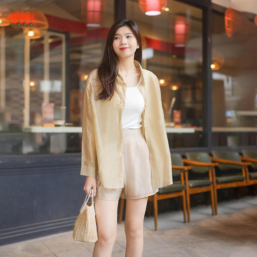 Avann时尚后背小开叉天丝衬衫 商品图2