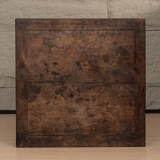 清代 红木卷草纹带脚踏方桌 商品图2