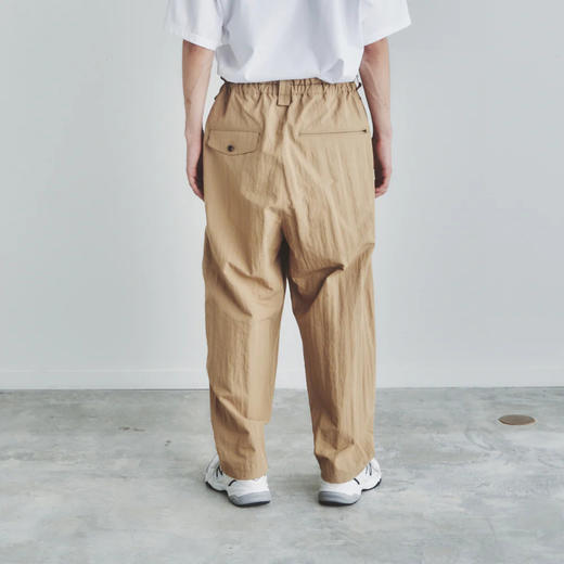 is-ness SALT SHRINKAGE PACKABLE PANTS 盐缩尼龙可收纳休闲长裤 商品图2