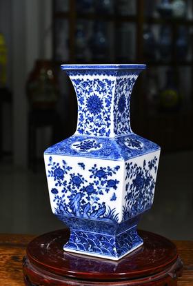 青花花卉四方镶器