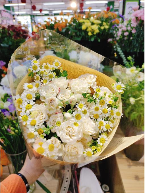 折射玫瑰+洋甘菊花束（拼团） 商品图1