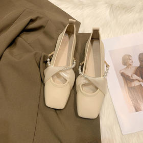【服装鞋包】 低跟软底设计感小众单鞋女方头舒适晚晚风奶奶鞋