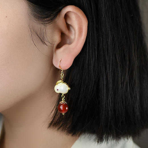 JGL-03220319可爱小兔子耳环仿玉复古国风耳坠兔年本命年耳饰无耳洞耳夹女学生 商品图1