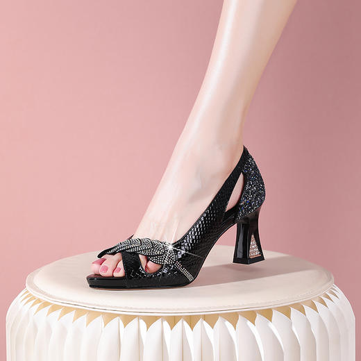 简约舒适，超迁皮鱼嘴爱心亮片高跟凉鞋YSML-A085-180 商品图3