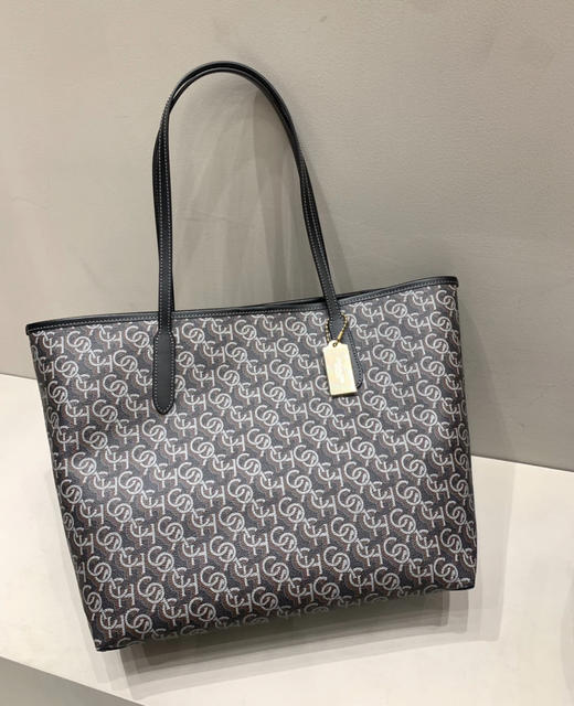 ¥1100直邮到手✈️Coach新city印花[强]简直了，整个｜Goyard｜即视感｜‼️号称一个能装下世界的托特包，本周价格底谷！ 商品图11