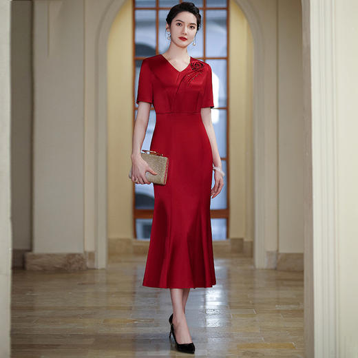 小众设计感，醋酸改良旗袍婚礼妈妈鱼尾裙主持人晚礼服QQX-2299162 商品图0