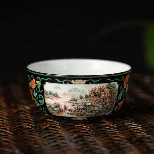 黑地五彩开窗山水杯 商品图2