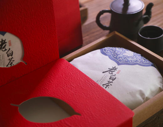 【2015年珍藏老白茶】 150年古树 古六大茶山之一 蛮砖老白茶  357克/饼 商品图1