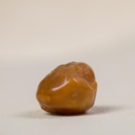 清 田黄石雕兰花把件 商品图1