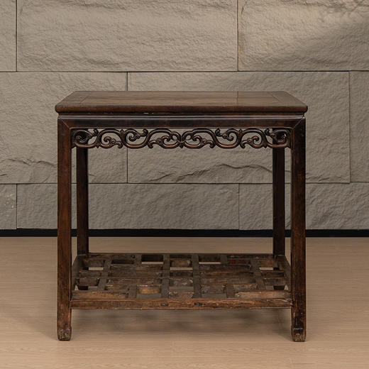 清代 红木卷草纹带脚踏方桌 商品图0