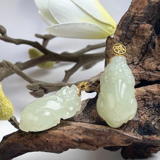 18K和田玉吊坠-晴水铜钱貔貅 商品图0