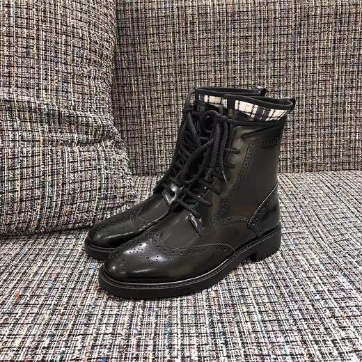 10.16-Y直播间 全牛皮 值2千 全真皮，实物超好。张大奕JUPE VENDUE/吾欢喜ZDY08布洛克雕花马丁靴 商品图2