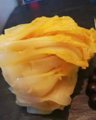 【2025有机橘红心酸菜即将开始发货】有机橘红心白菜制作的橘红心酸菜，严格检测，味道酸爽，回味儿时味道