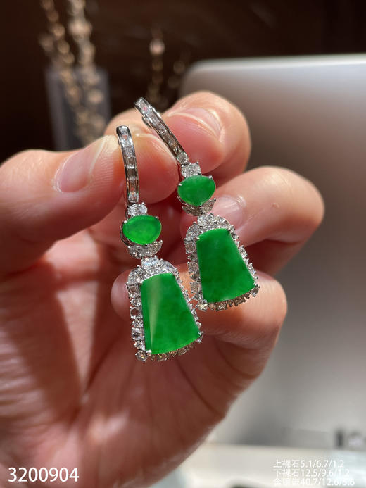 3200904，老坑冰艳绿无事牌耳坠。具体价格微信咨询 商品图2