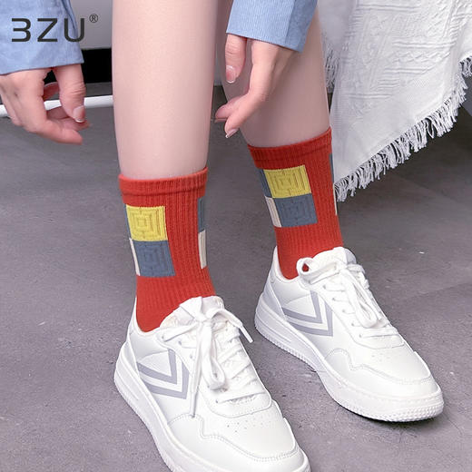 春夏多彩精梳棉青年男女同款中筒袜几何字母学院男士女士学生袜 商品图3