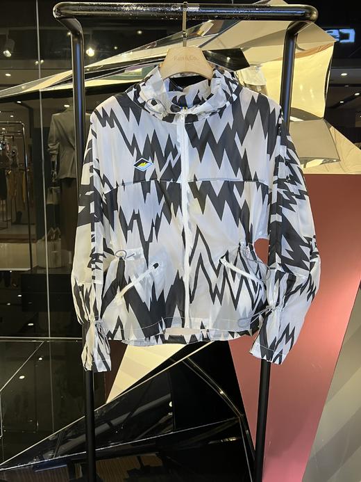 山峰印花夹克 商品图4