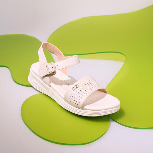 Safiya/索菲娅2023夏季新品妈妈鞋舒适真皮轻便一字带防滑坡跟厚底凉鞋SF32115037 商品图11