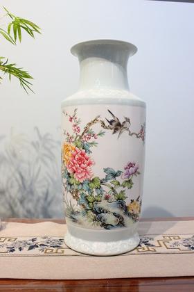 工笔粉彩富贵迎春金钟瓶