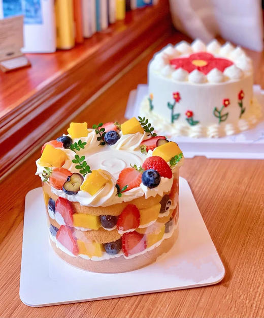 【经典鲜果】水果缤纷裸蛋糕 商品图0