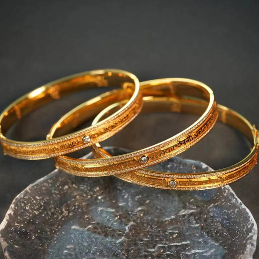 龢盒原创 18k金镶钻绿度母心咒护佑手镯 商品图1