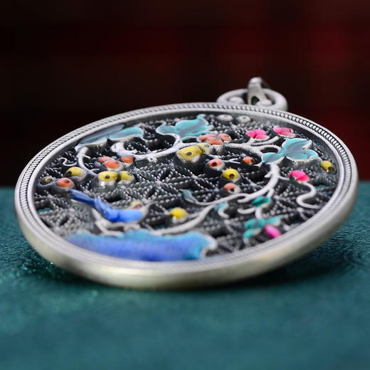 河南中钱   纯银999  花丝珐琅  复古镂空  烤蓝工艺  吊坠   含绳子  证书  精美首饰盒 商品图6