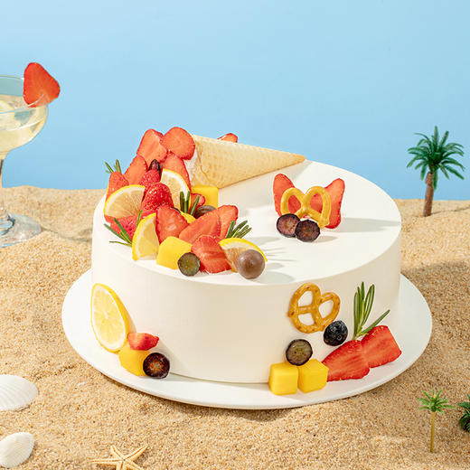 【好吃不腻】鲜果妙脆筒蛋糕，多种鲜切果肉搭配咔呲脆筒，甘甜多汁，口感清爽，果香萦绕。（赣州幸福西饼蛋糕） 商品图1