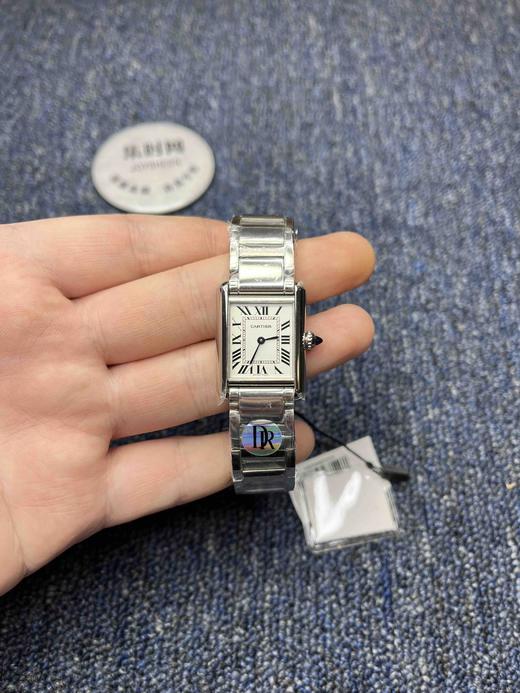 卡地亚 F1坦克系列TANK MUST 女士腕表 有中号和小号两个尺寸 小号29.5*22mm 中号33.7*25.5mm 商品图0