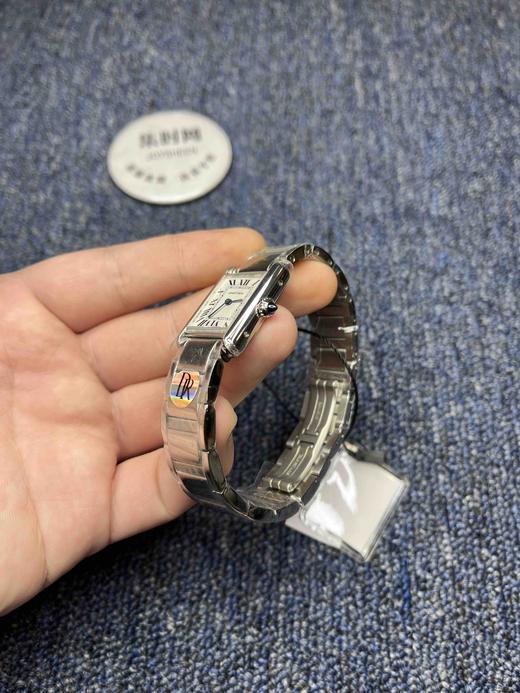 卡地亚 F1坦克系列TANK MUST 女士腕表 有中号和小号两个尺寸 小号29.5*22mm 中号33.7*25.5mm 商品图3