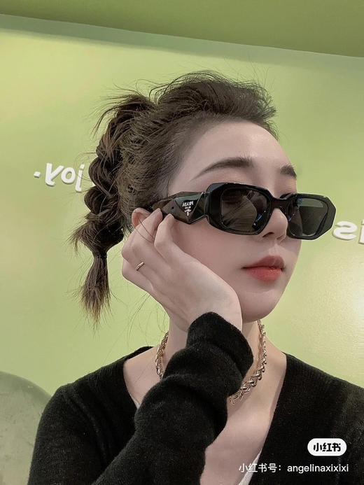 𝐩𝐫𝐚𝐝.𝐚 墨镜🕶️ 商品图6