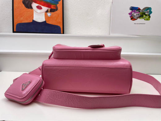 夏季特惠💰720 普拉达 头层牛皮 有前袋款 这款闲适风托特包1BH521 商品图6