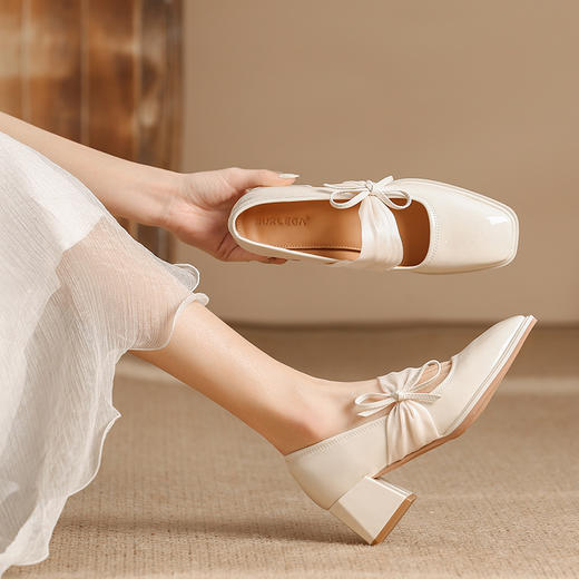 「两款配色！简约设计」2023年新款玛丽珍鞋 女漆皮高跟单鞋方头浅口粗跟蝴蝶结单鞋女 商品图2