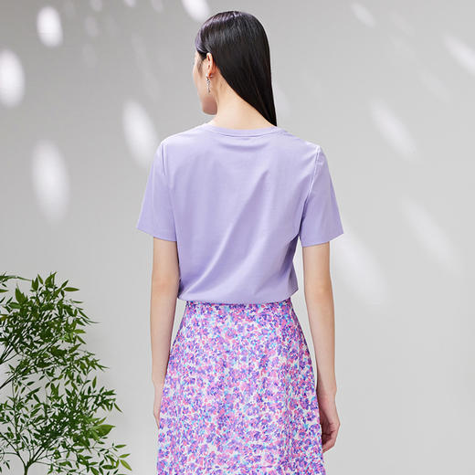 EITIE爱特爱夏季新款时尚百搭打底舒适弹力圆领印花T恤女7002704 商品图4