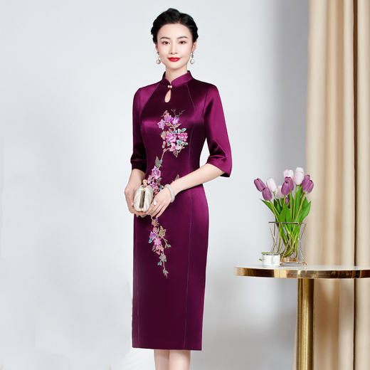 MLY醋酸缎改良妈妈岳母婚宴立领旗袍礼服过膝显瘦气质喜婆婆红色礼服 商品图3