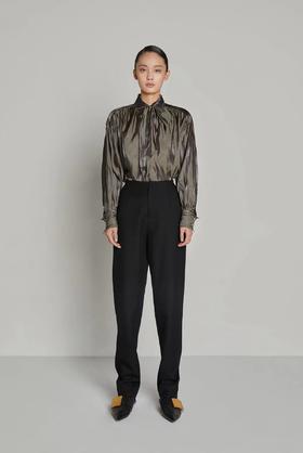 小飞边花瓣飘带衬衫