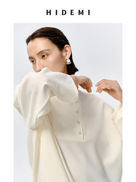 HIDEMI 云朵顺滑轻肤感极简廓形不对称按扣宽松廓形上衣 商品图5