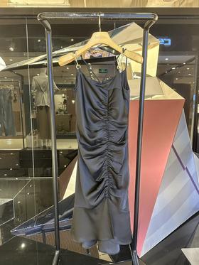 缎面抽褶吊带连衣裙