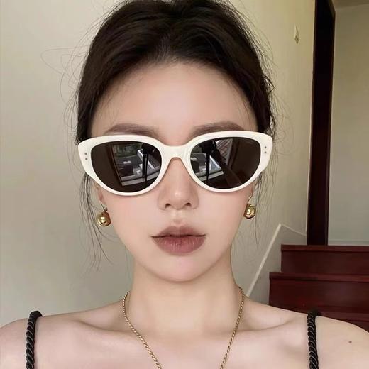 【潮爆ins！美式复古墨镜】2023复古美式猫眼墨镜，女偏光防紫外线防晒，街拍凹造型椭圆形太阳眼 商品图0