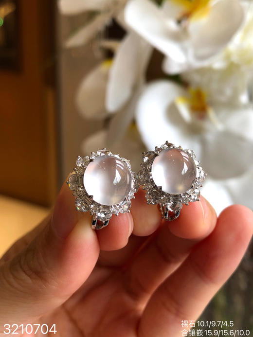 3210704，玻璃蛋面耳钉。具体价格微信咨询 商品图6