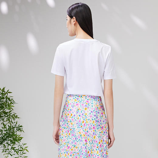 EITIE爱特爱夏季新款时尚百搭打底舒适弹力圆领印花T恤女7002703 商品图4