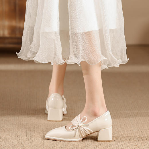 「两款配色！简约设计」2023年新款玛丽珍鞋 女漆皮高跟单鞋方头浅口粗跟蝴蝶结单鞋女 商品图0